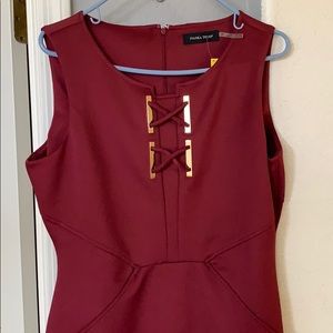 Form fitting burgundy midi dress